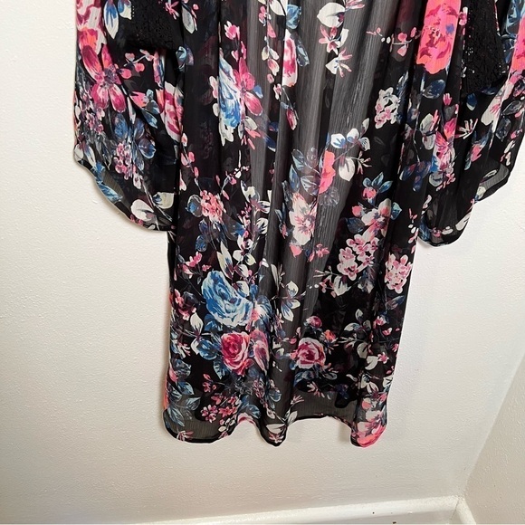 Express Kimono Black Pink Floral - Picture 8 of 11
